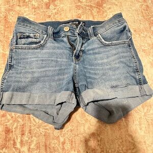 hollister jean shorts size 00